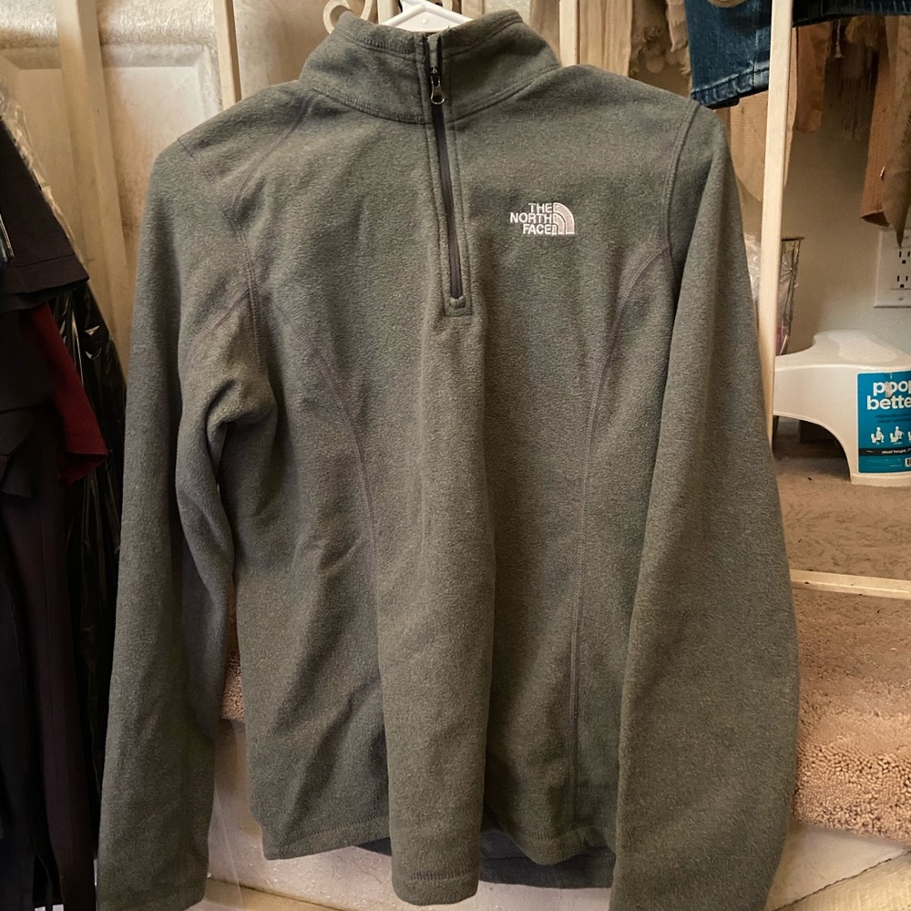 Gray North Face 1/4-zip